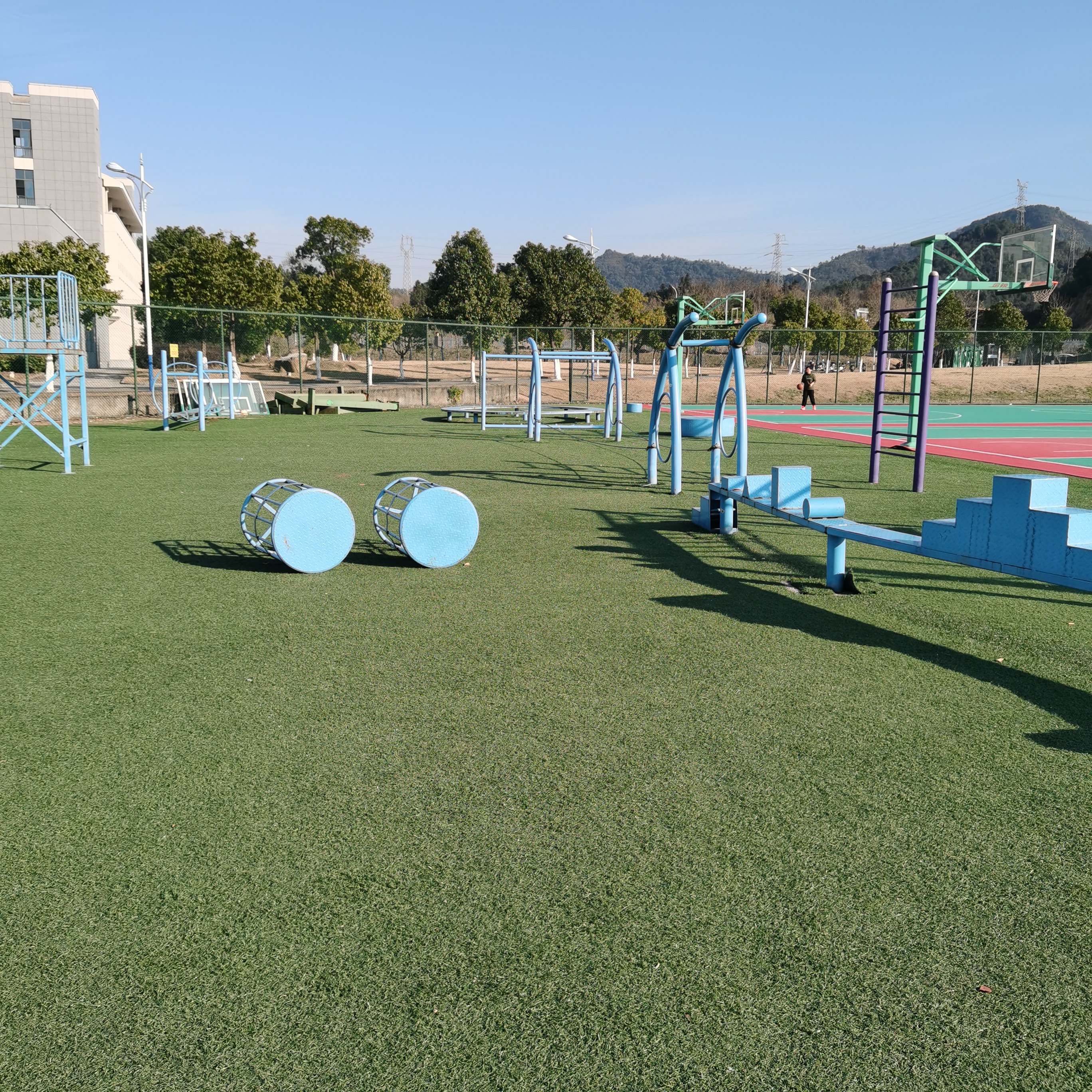 池州学院-体育场游乐区