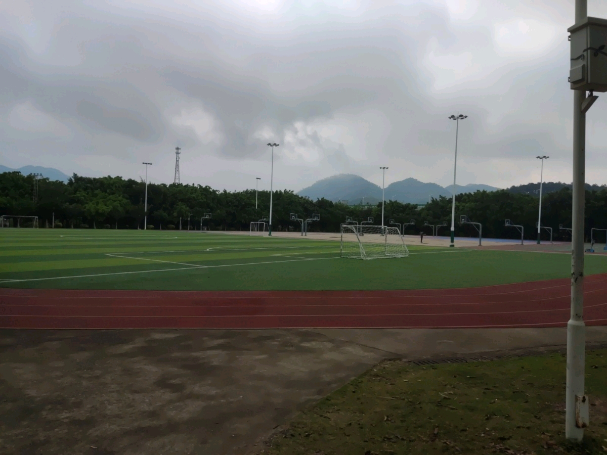 广东理工职业学院(中山校区)-田径场